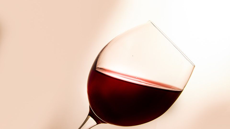 https://pixabay.com/es/copa-de-vino-vino-vidrio-beber-3078194/